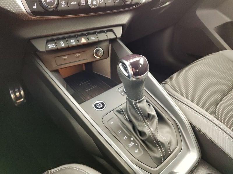 Audi A1 Sportback 40 TFSI S tronic Identity Black