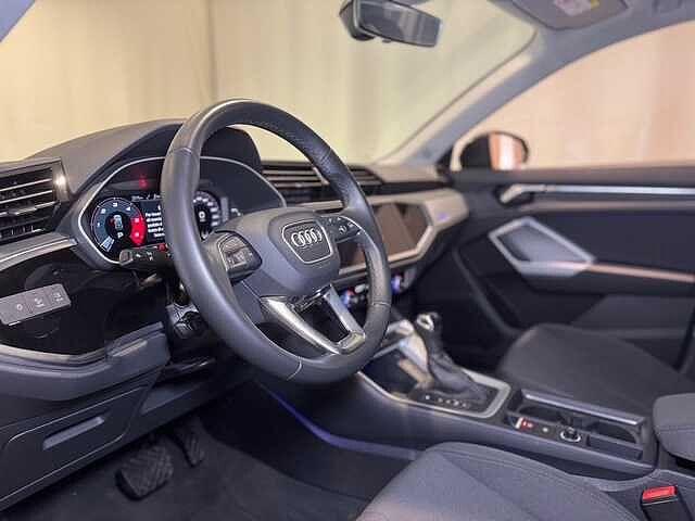 Audi Q3 35 TDI S tronic Identity Black