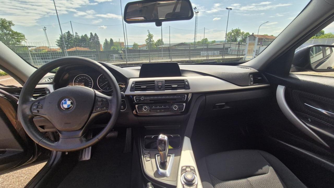 BMW Serie 3 (F30/31) 318d Touring Business A...