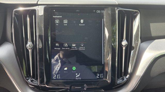 VOLVO XC60 B4 (d) AWD Geartronic Momentum PERMUTE