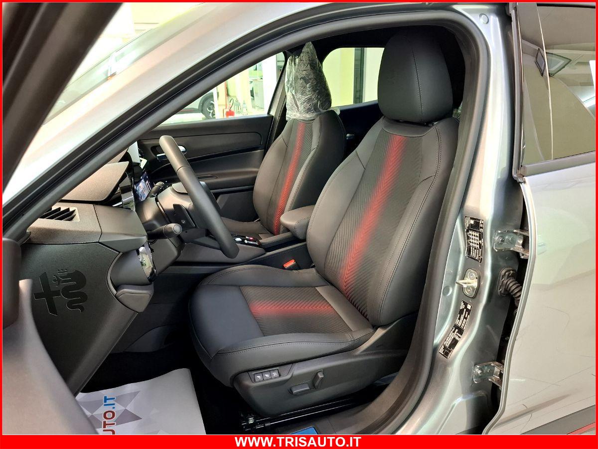 ALFA ROMEO Junior 1.2T Hybrid eDCT6 145cv Speciale NEOPATENTATI IVATA