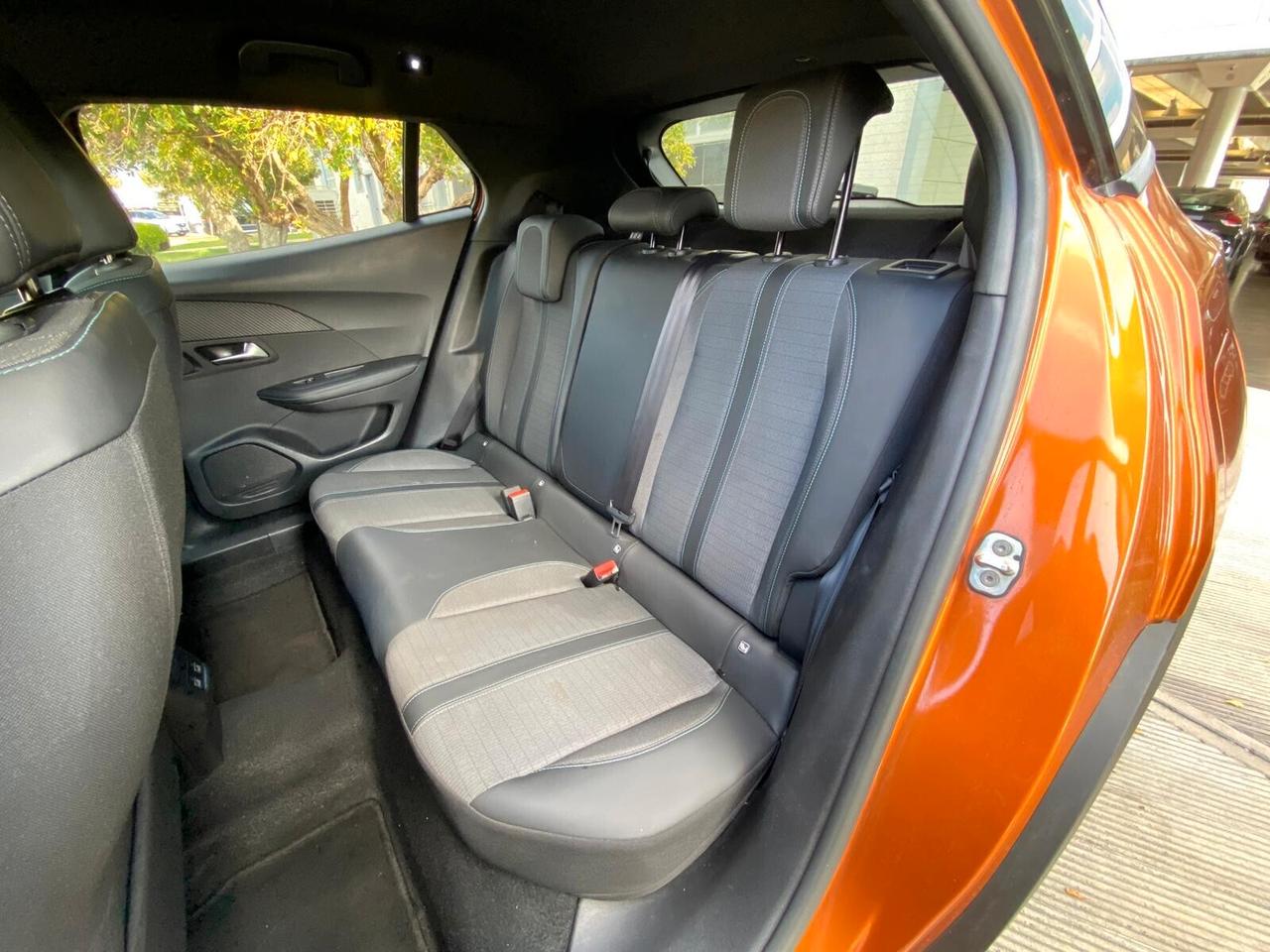 Peugeot 2008 PureTech 100 S&S Allure Pack