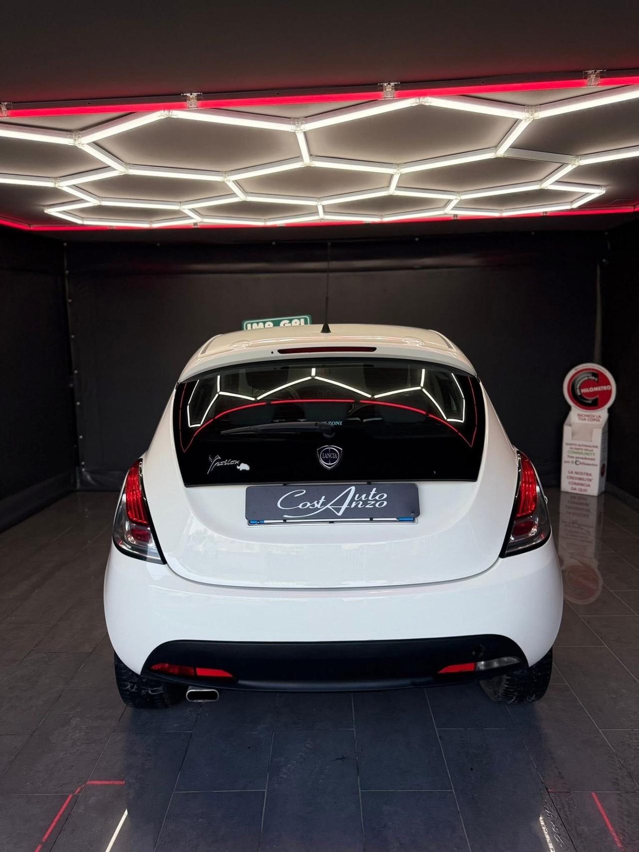 Lancia Ypsilon 1.2 GPL Ecochic Gold 2015