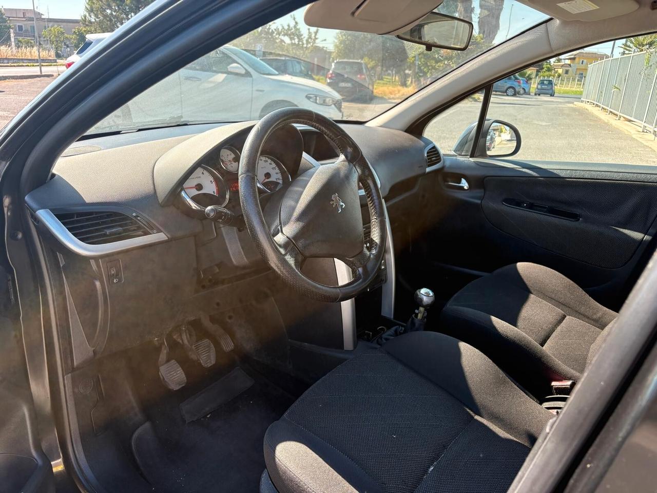 Peugeot 207 1.4 HDi 70CV 5p. ONE Line