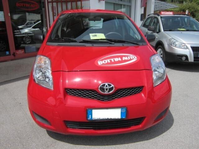 Toyota Yaris 1.0 5 porte NEOPATENTATI