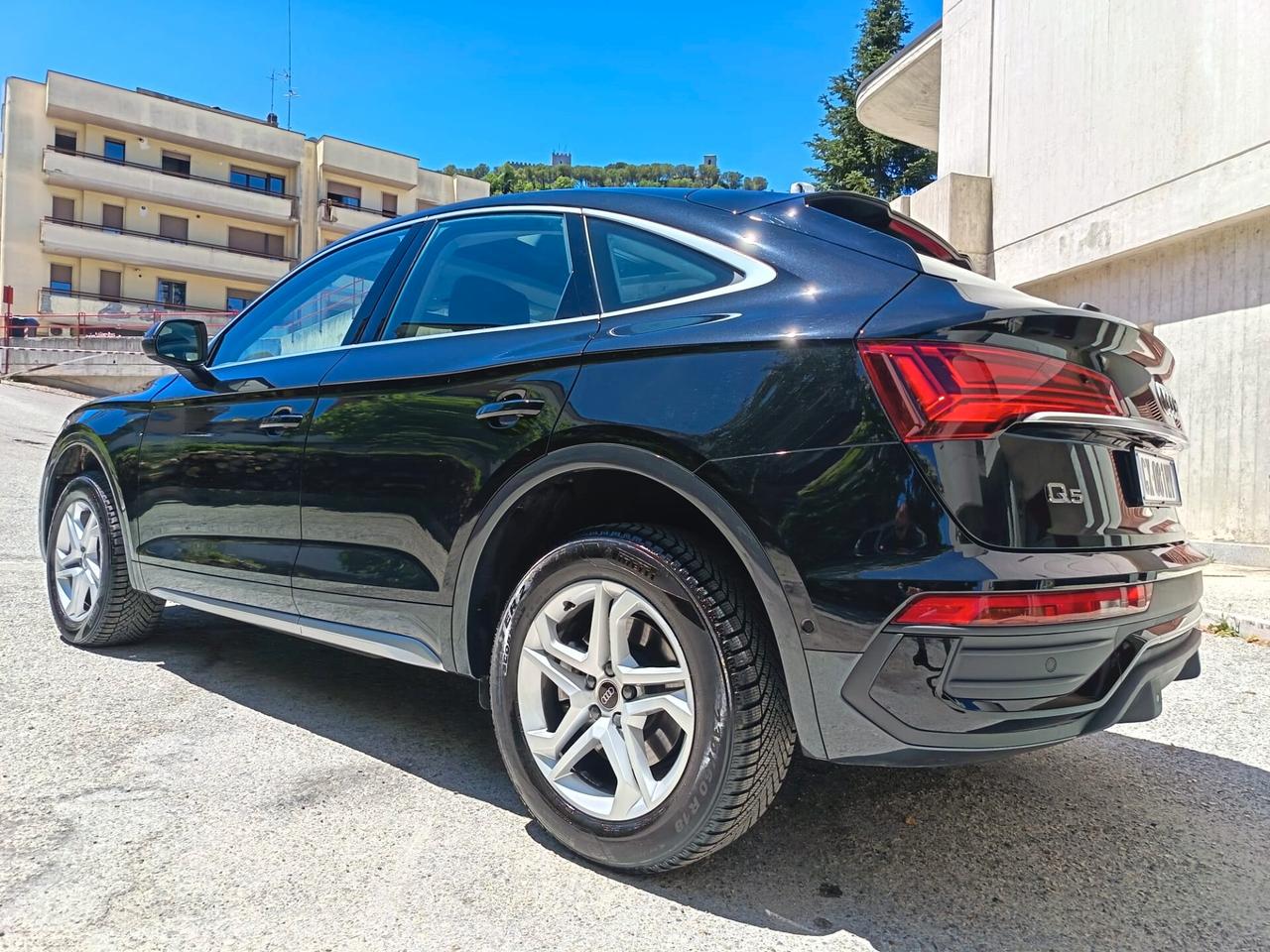 Audi Q5 40 TDI 204 CV quattro S tronic Identity Black