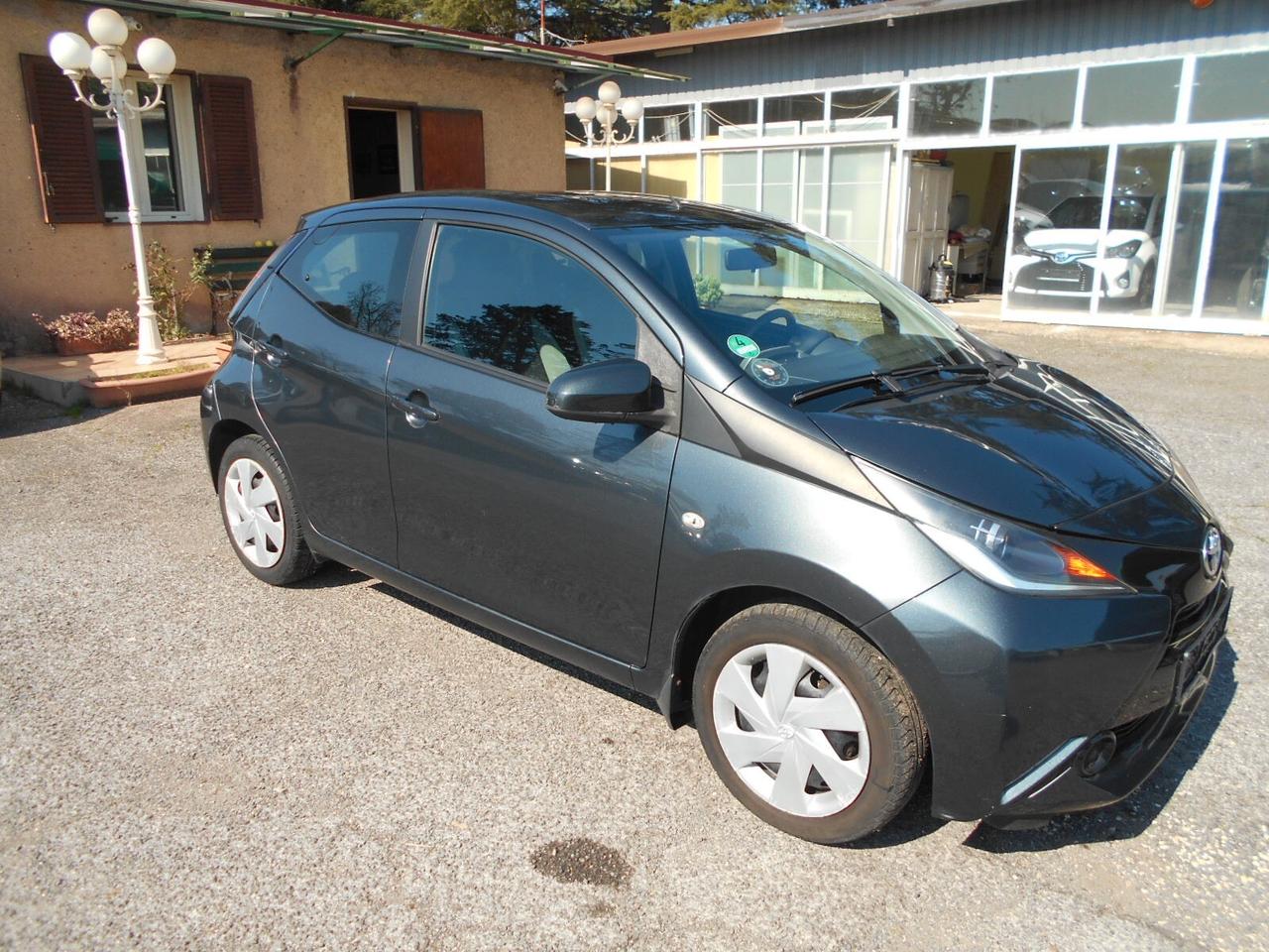 Toyota Aygo 1.0 12V VVT-i 5 porte Lounge Connect