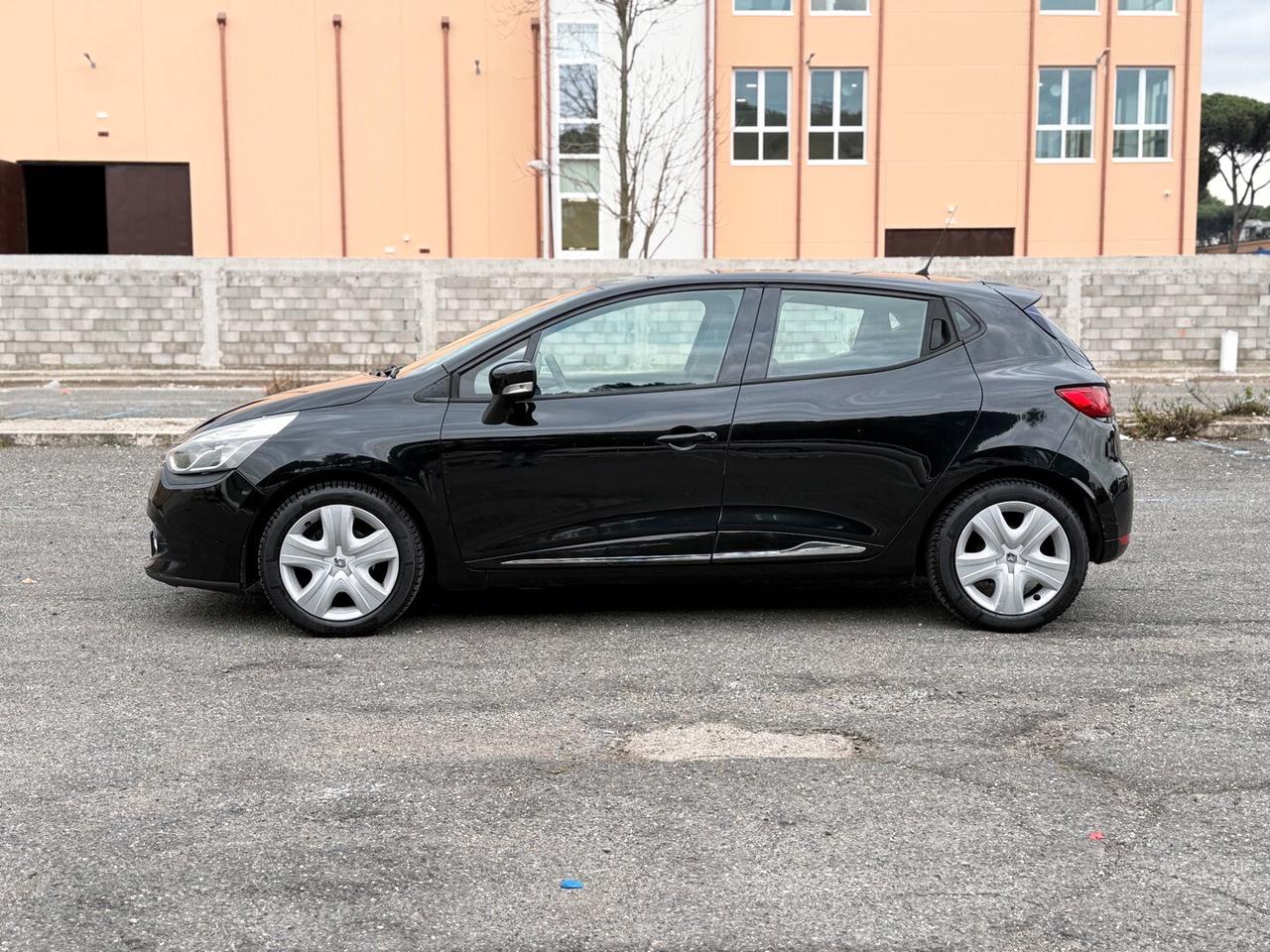 Renault Clio 1.2 75CV 5 porte - 2015 *NEOPATENTATI*GARANZIA*