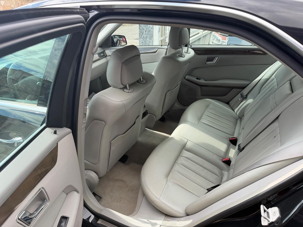 Mercedes-benz E 220 CDI BlueEFFICIENCY Avantgarde AMG