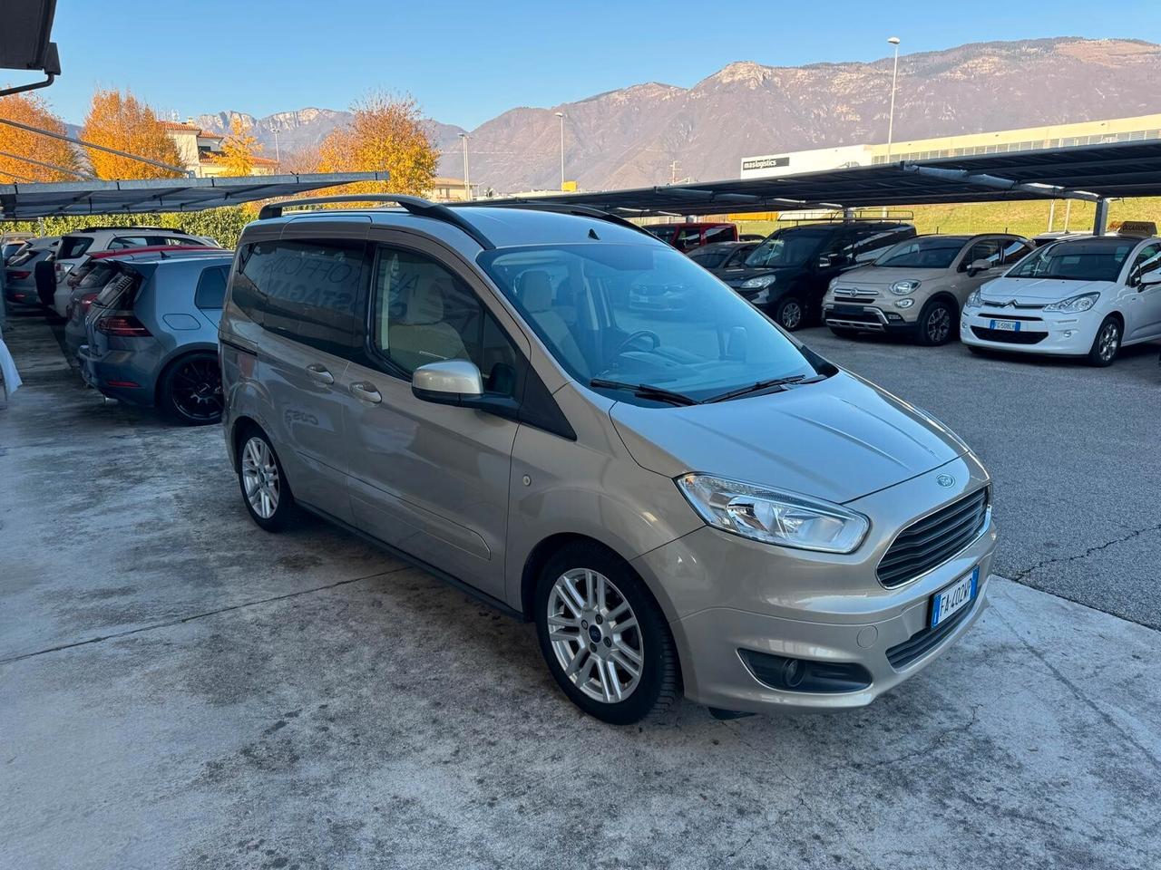 Ford Tourneo Courier 1.5 TDCI 75 CV Plus