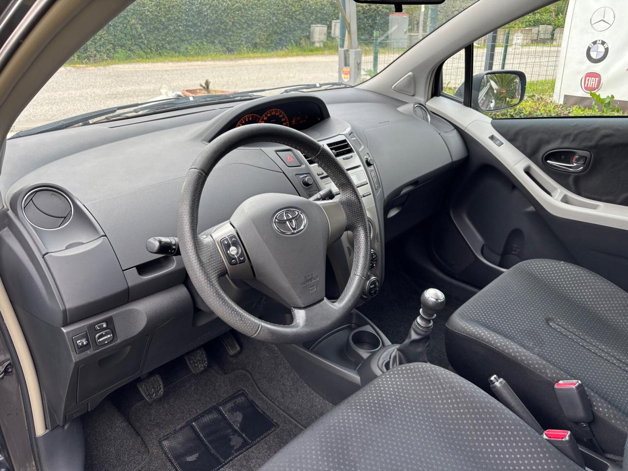 Toyota Yaris 1.3 5 porte Sol-2010"KM CERTIFICATI"