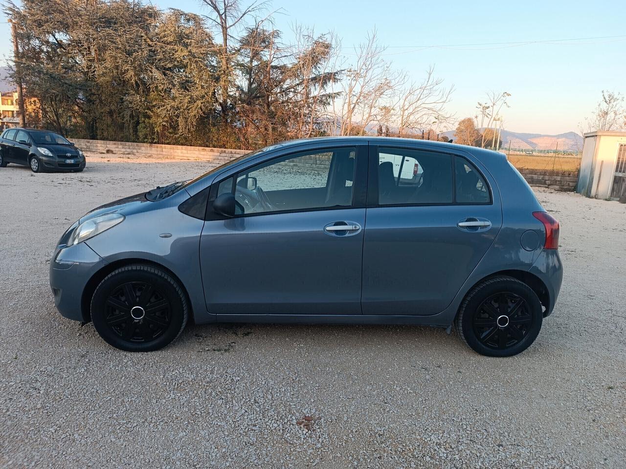Toyota Yaris 1.3 benzina