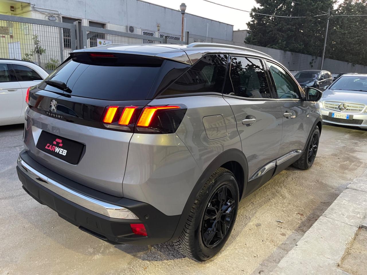 PEUGEOT 3008 ALLURE 1.6 EAT6 120CV Navy LED 2017