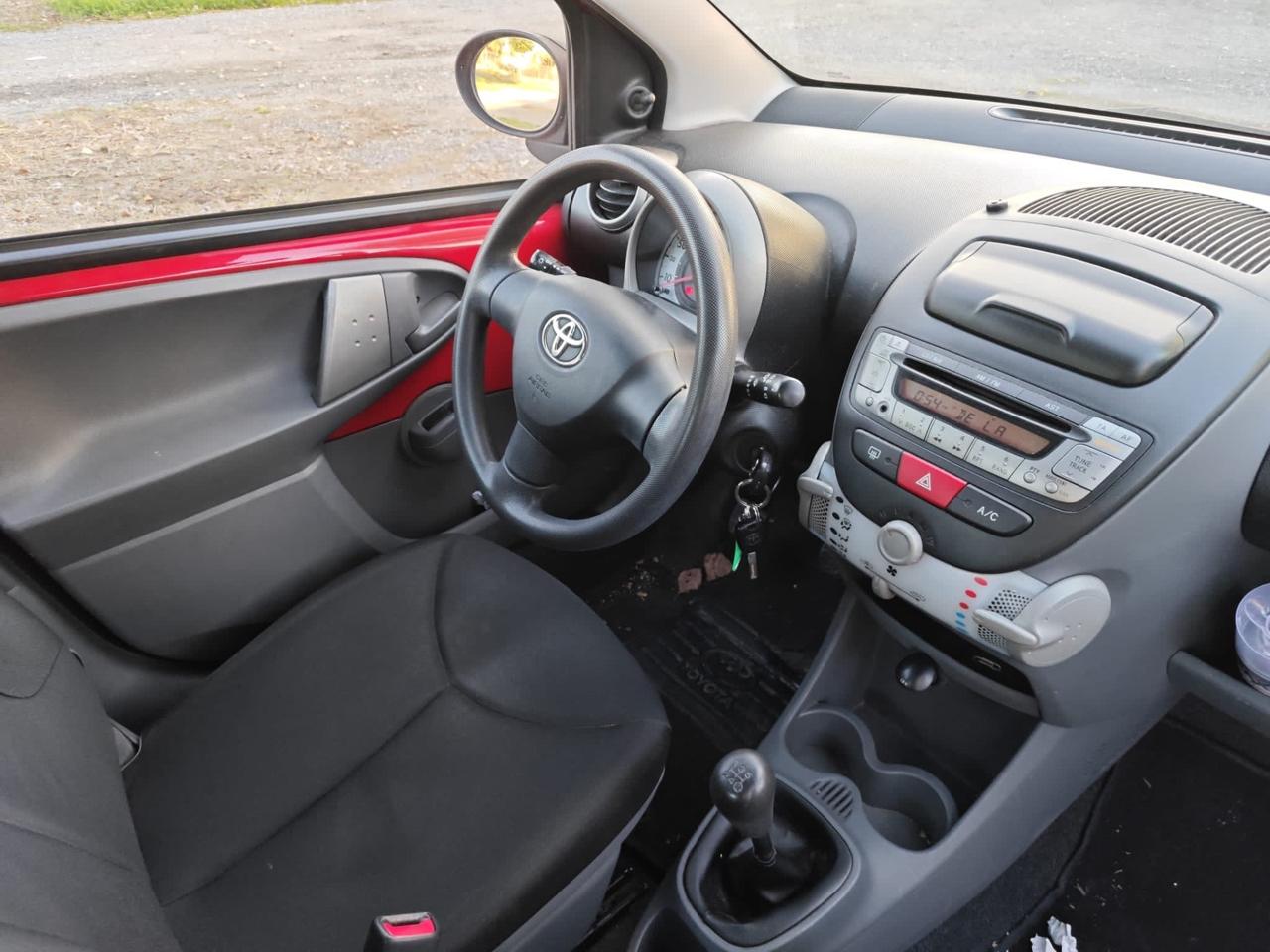 TOYOTA AYGO 1.0 benzina - POCHI KM - 2011