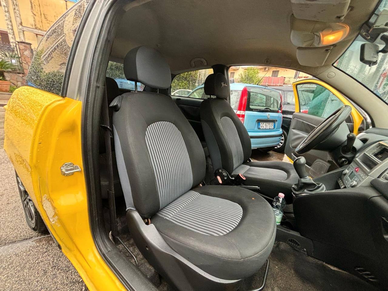 Lancia Ypsilon 1.3 MJT 105 CV Sport MomoDesign