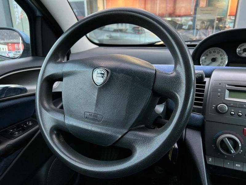 Lancia Ypsilon 1.2 16v Argento