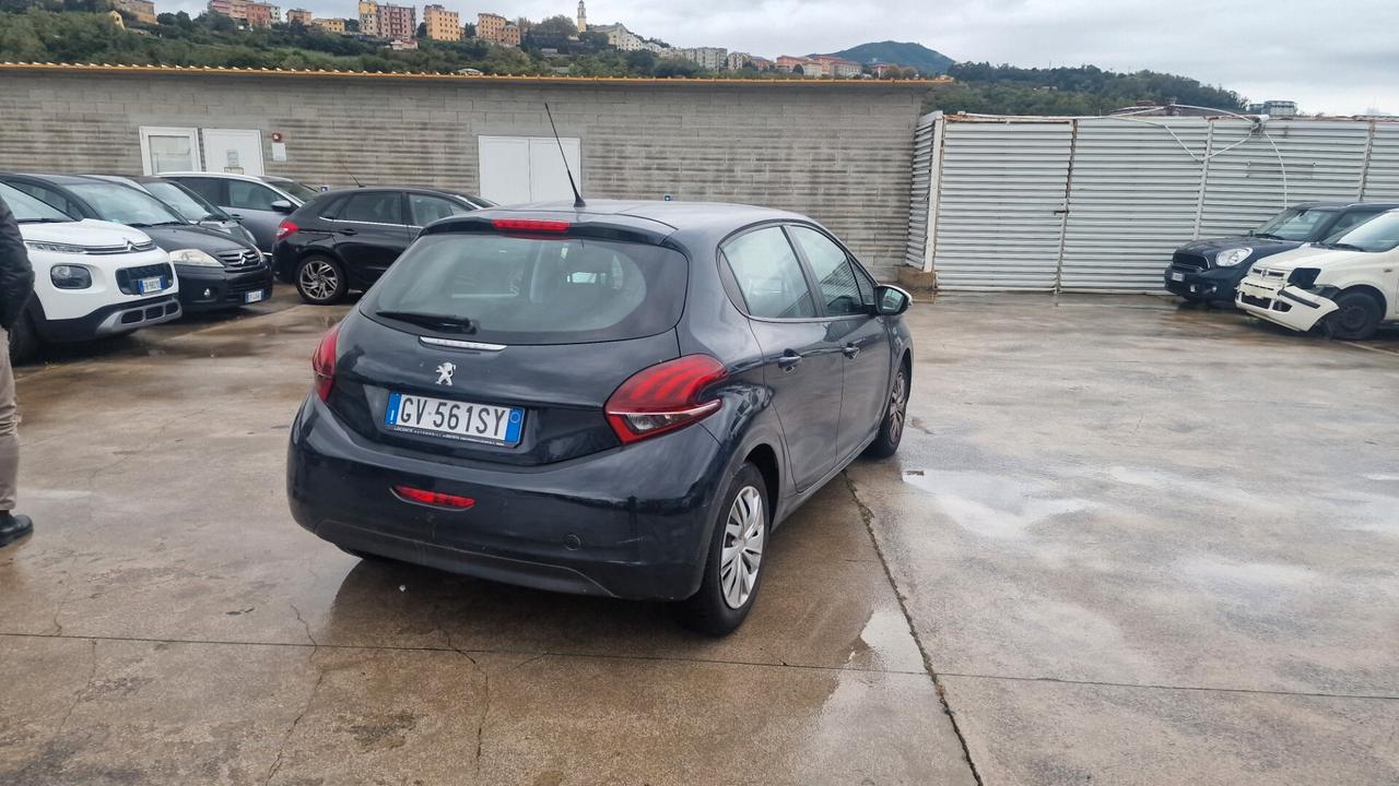 Peugeot 208 PureTech 82 5 porte Allure