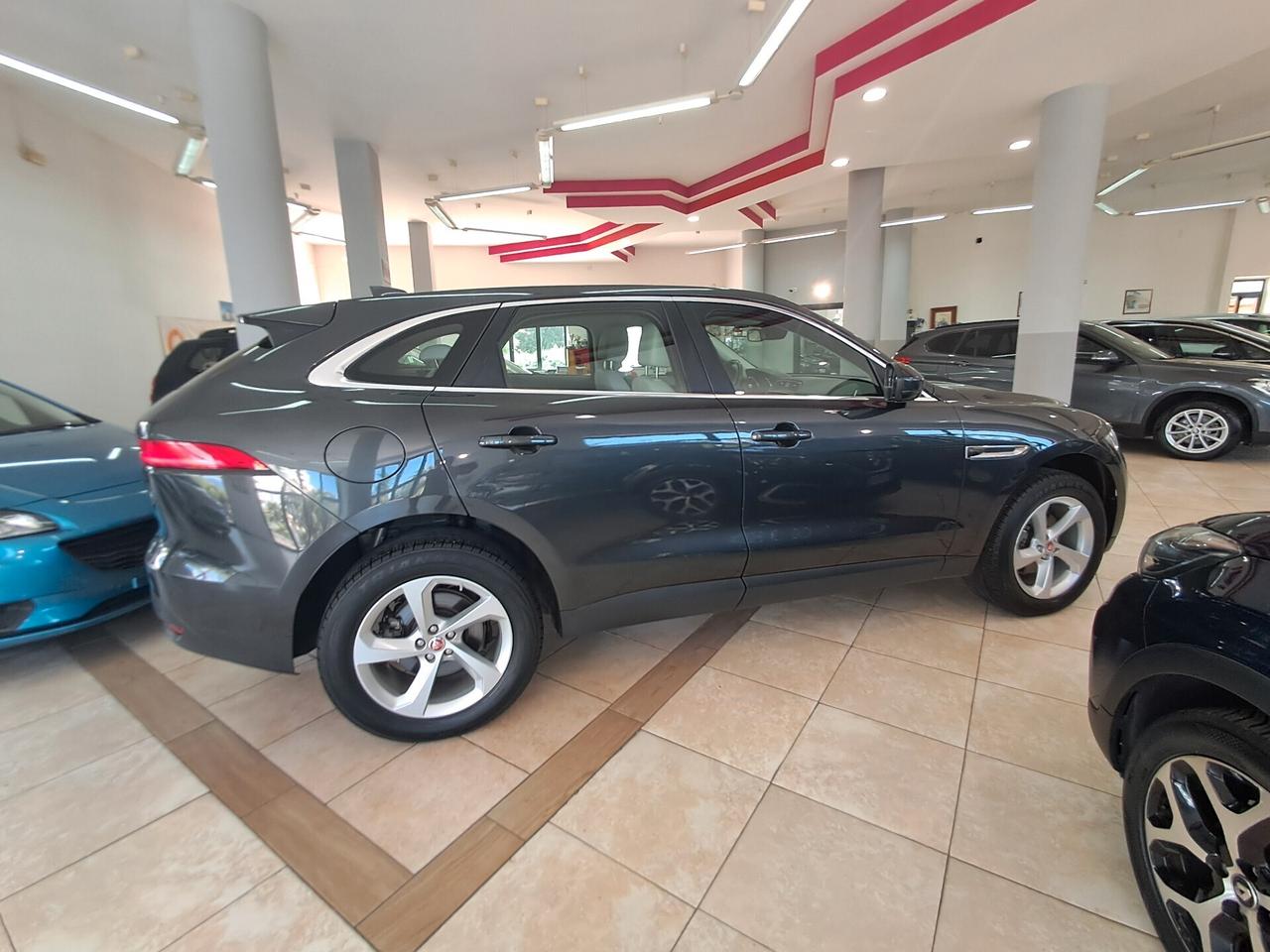 Jaguar F-Pace 2.0 D 180 CV AWD Prestige