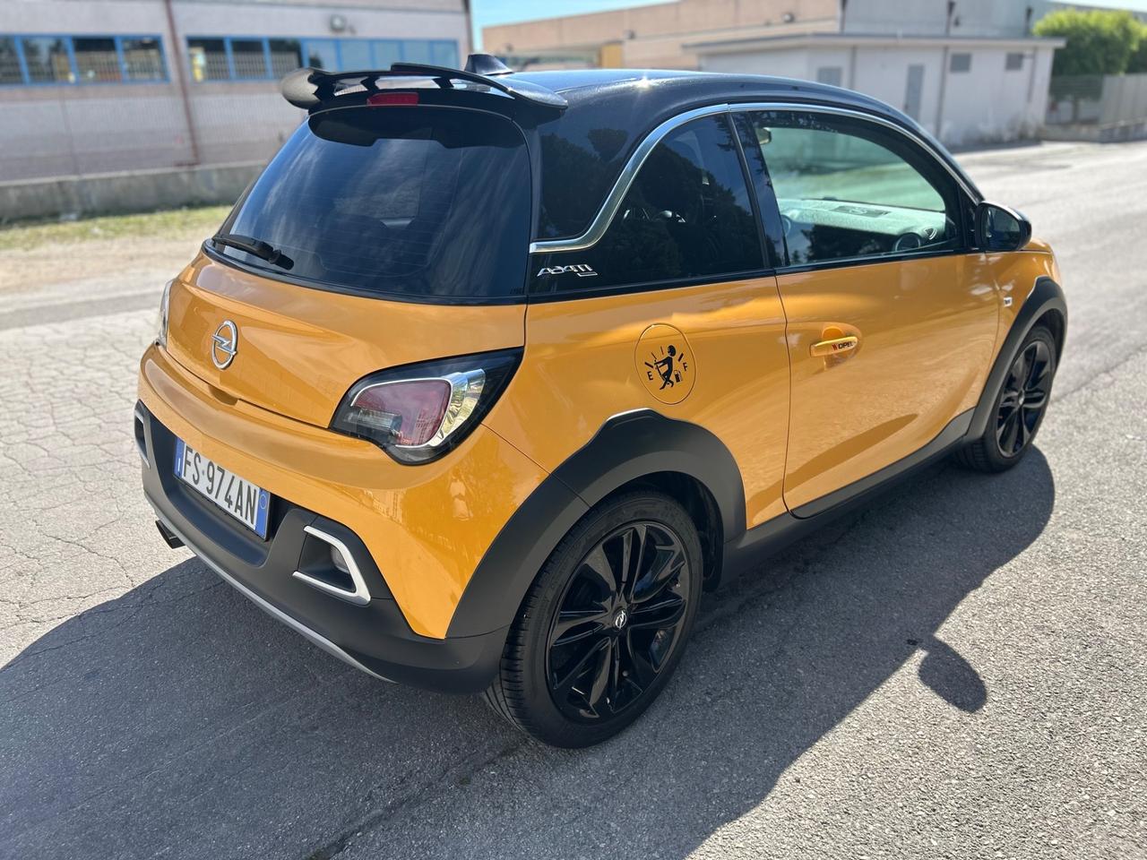 Opel Adam Rocks 1.2 70 CV