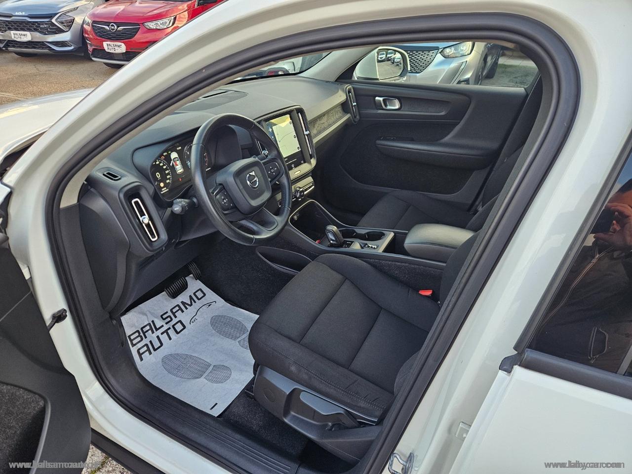 VOLVO XC40 D3 AWD Geartronic Momentum