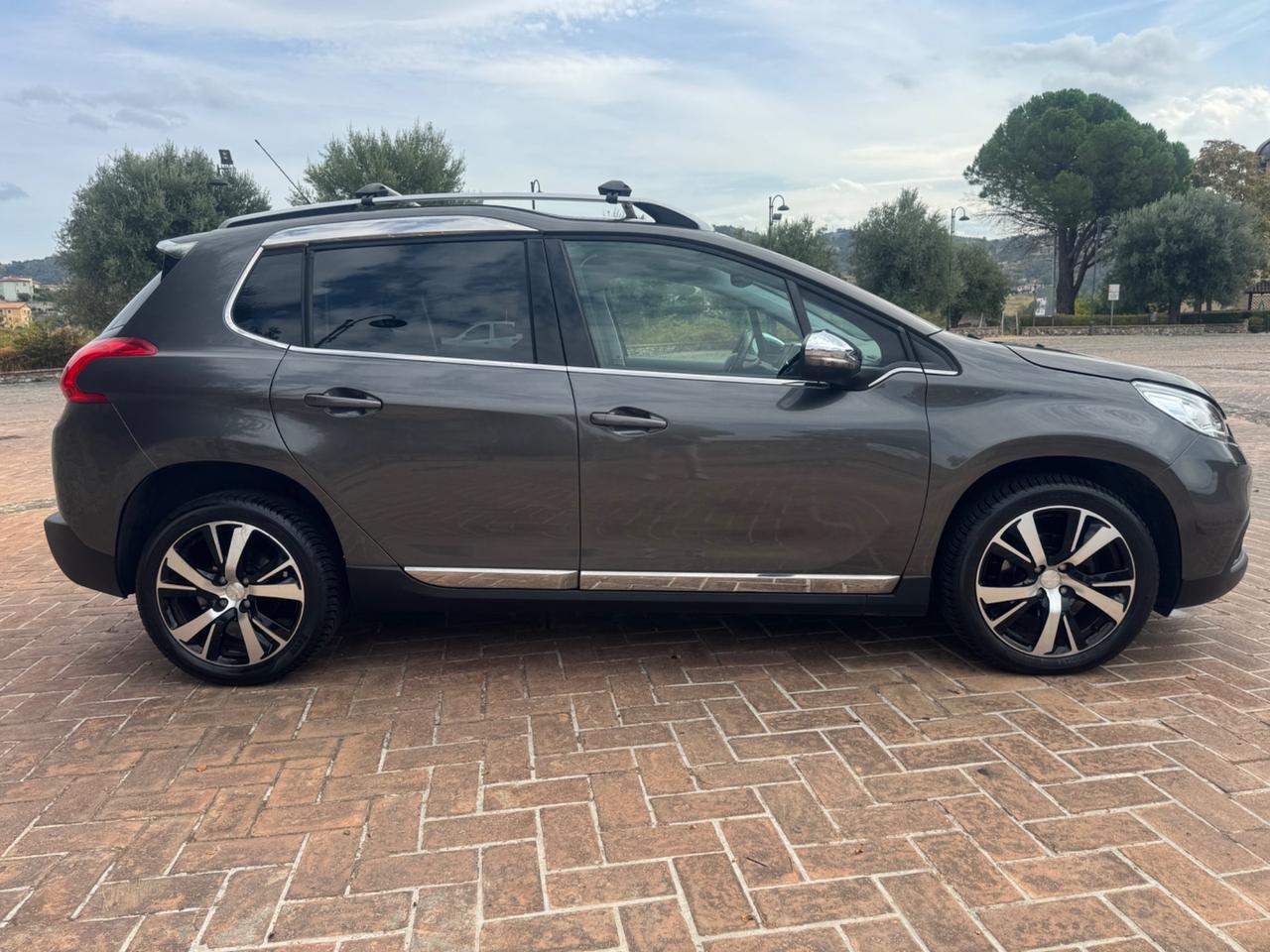 Peugeot 2008 1.6 e-HDi 92Cv *ALLURE* 2015