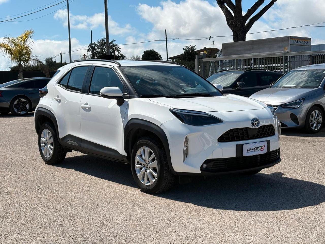 Toyota Yaris Cross 1.5 Hybrid 5p. E-CVT AWD-i Business