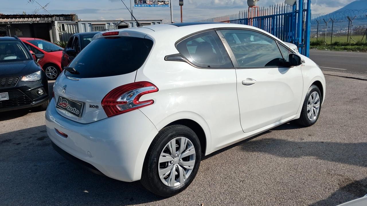 Peugeot 208 1.2 benzina