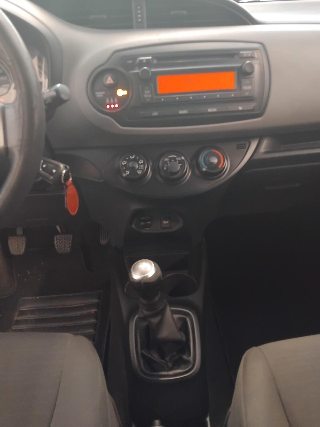 Toyota Yaris 1.0 5 porte Lounge