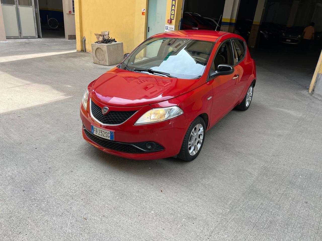 Lancia Ypsilon 1.2 69 CV 5 porte Platinum
