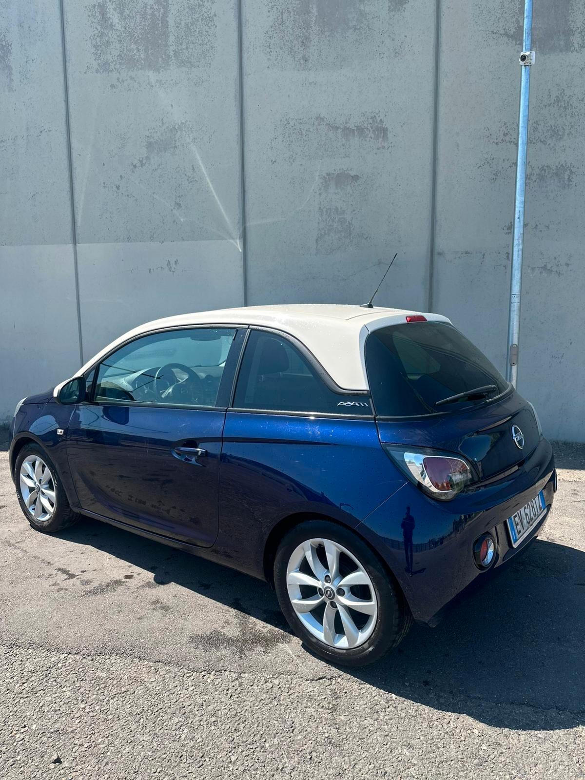 Opel Adam 1.2 70 CV White/Black Link