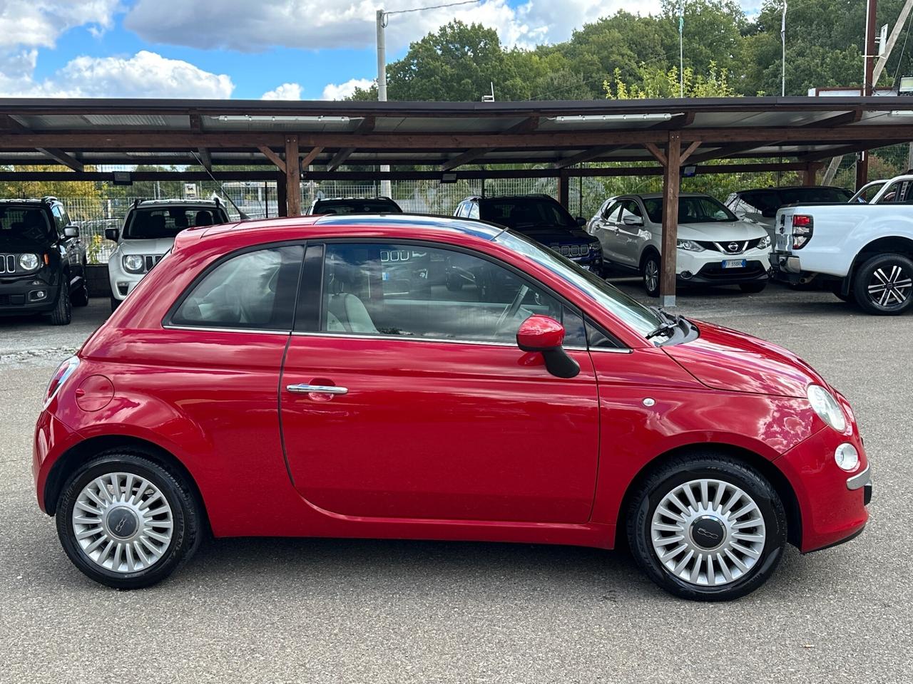 Fiat 500 1.2 Lounge rossa panoramica