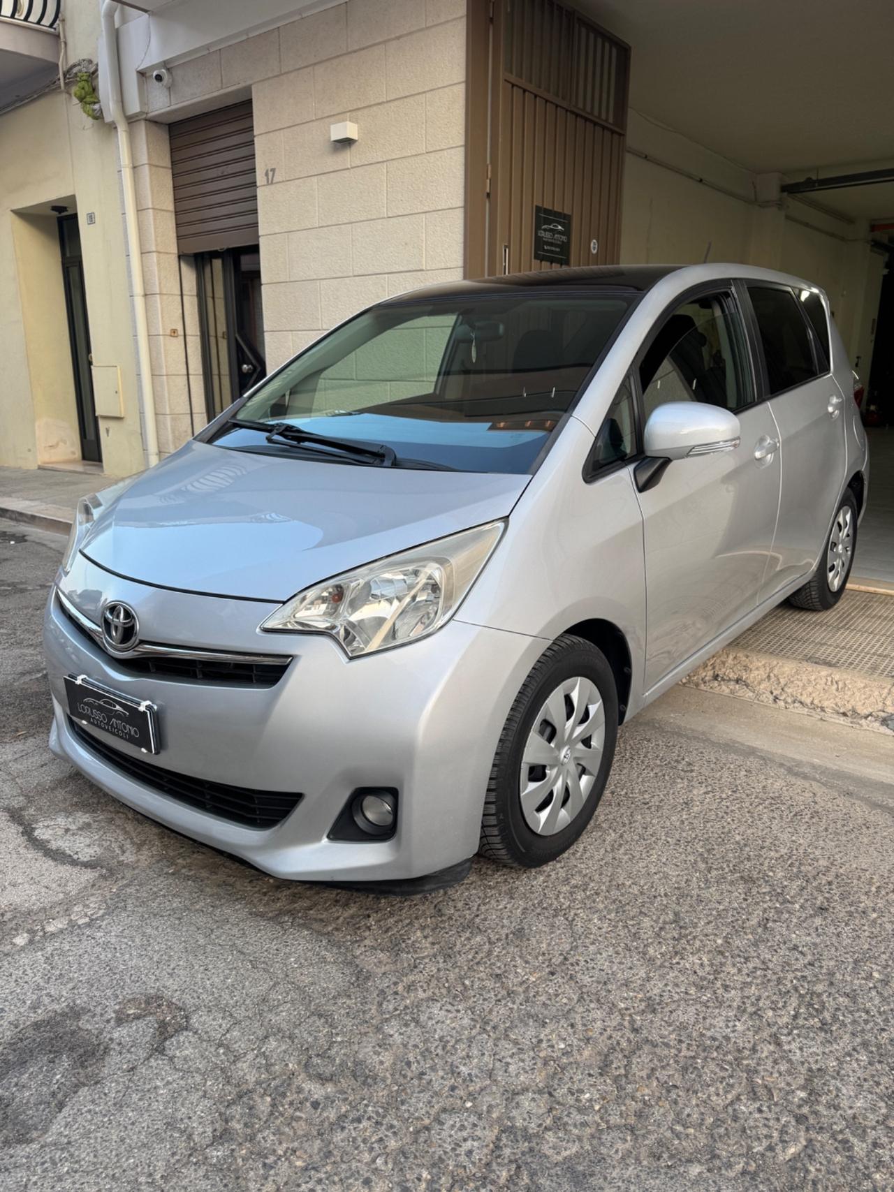 Toyota Verso-S 1.3 MT Style Panorama
