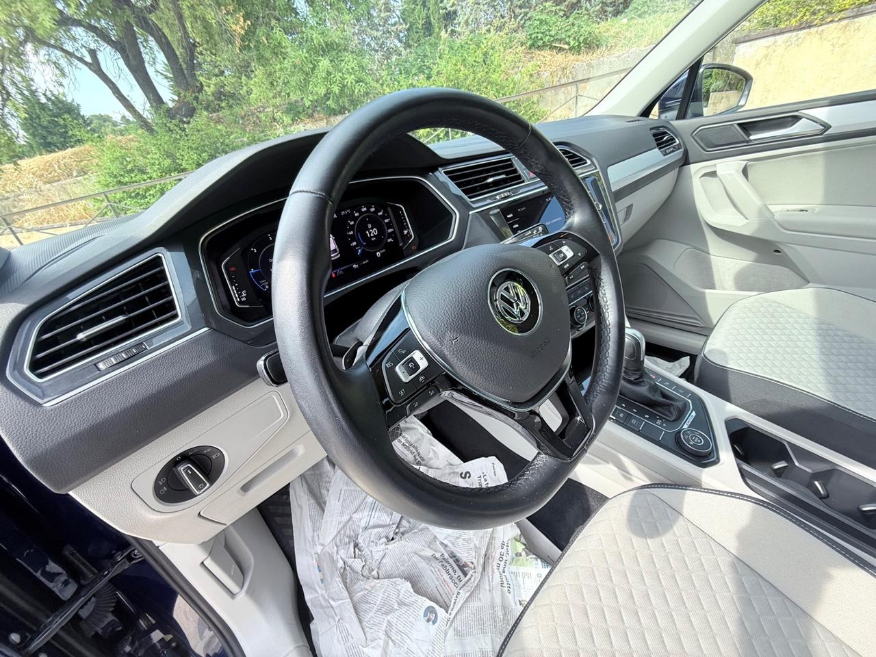 Volkswagen Tiguan 2.0 TDI SCR DSG 4MOTION Business BMT