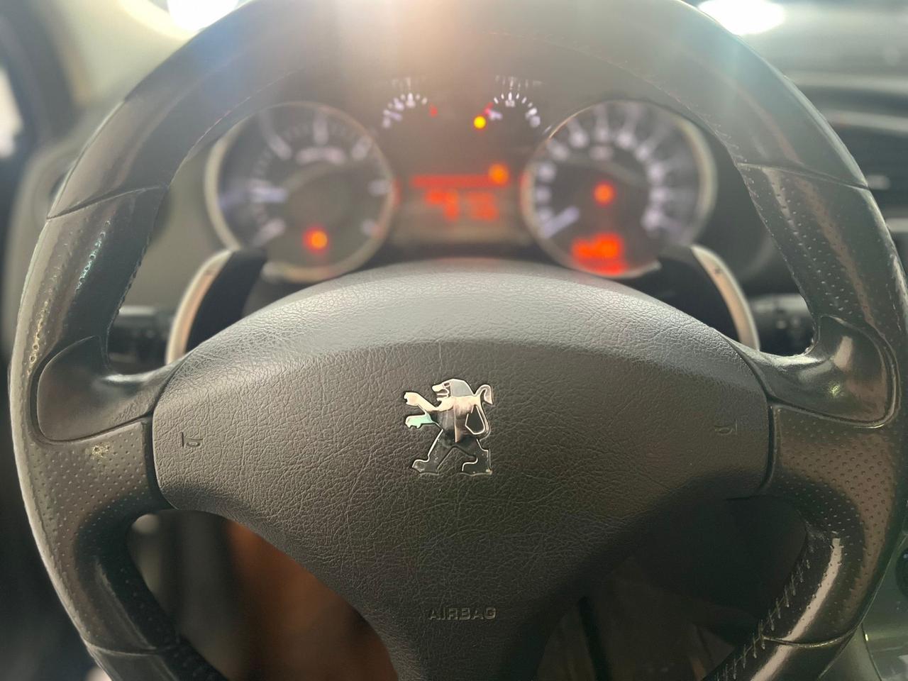Peugeot 3008 1.6 HDi 112CV Business