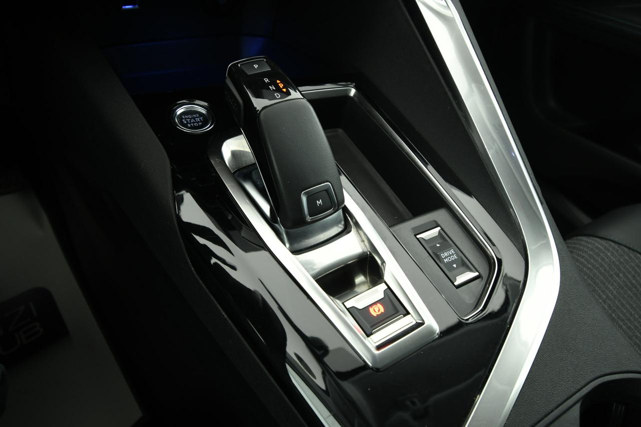 PEUGEOT 5008 1.5 bluehdi Allure s&s 130cv CAMERA+APP CONNECT