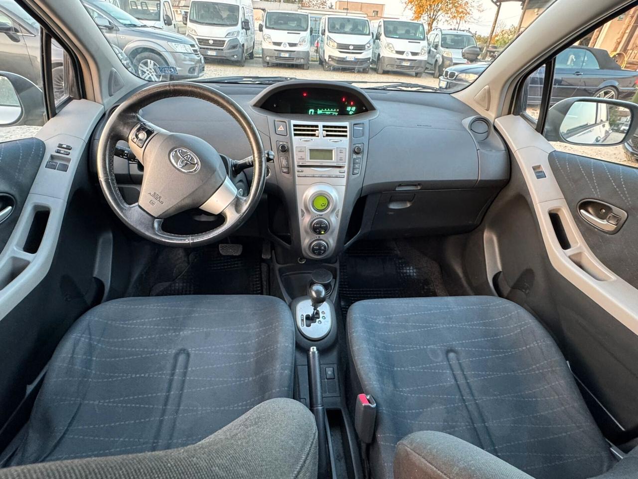 Toyota Yaris 1.4 5 porte M-MT Sol CAMBIO AUTOMATICO