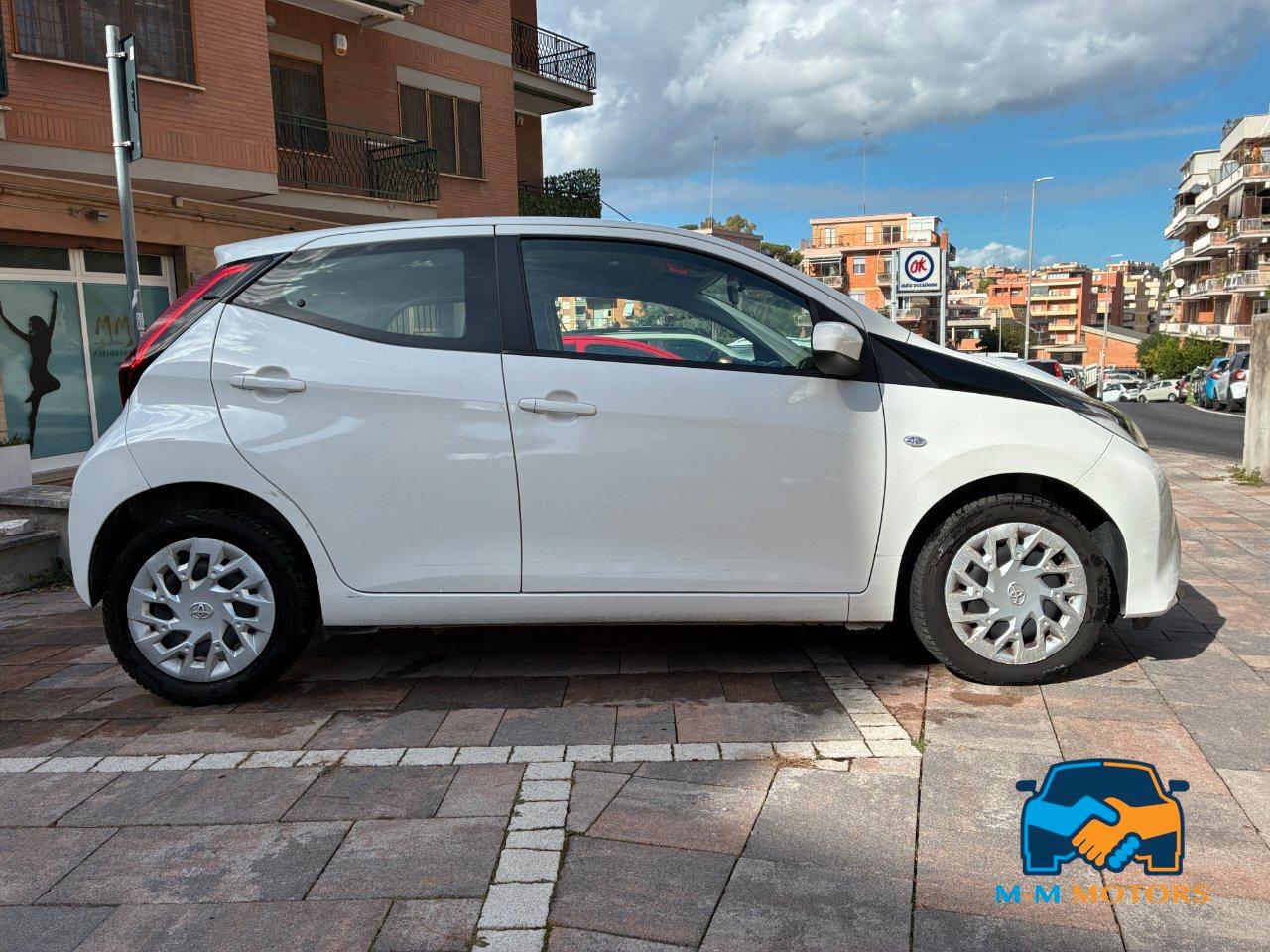 Toyota Aygo 5p 1.0 x-cool m-mt 72 cv