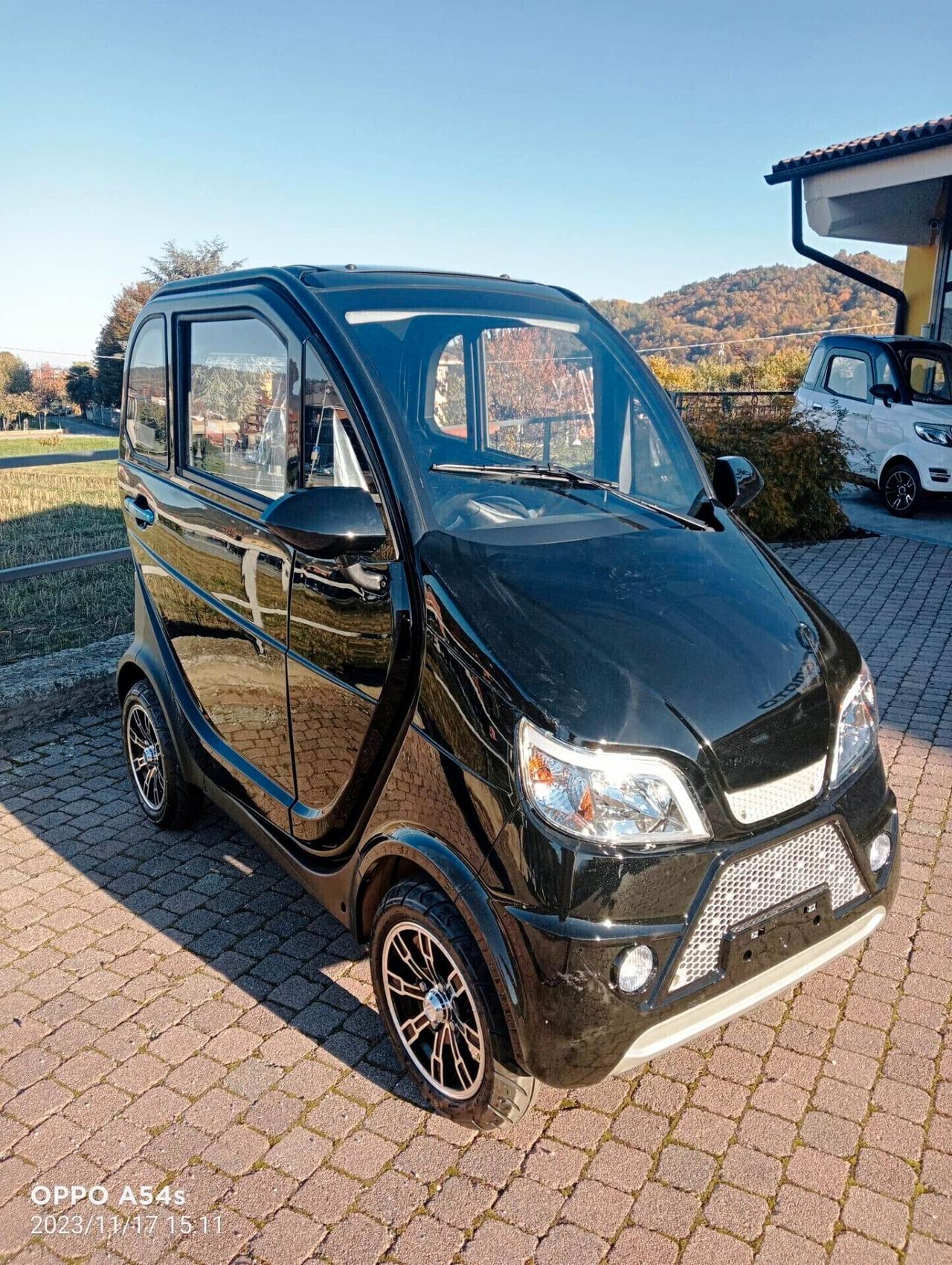 SCOOTER CHIUSO VITALE CABINATO ANZIANI O DISABILI