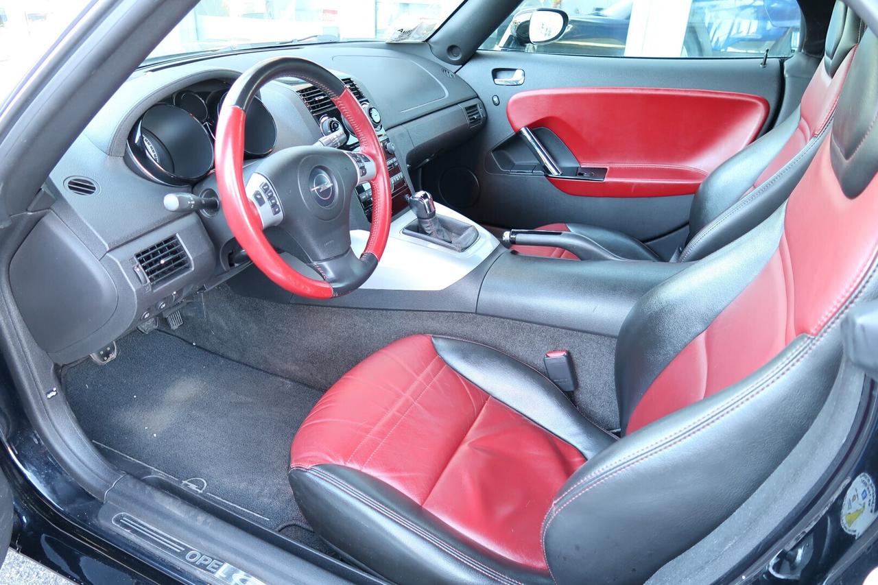 Opel GT 2.0 Turbo 16V