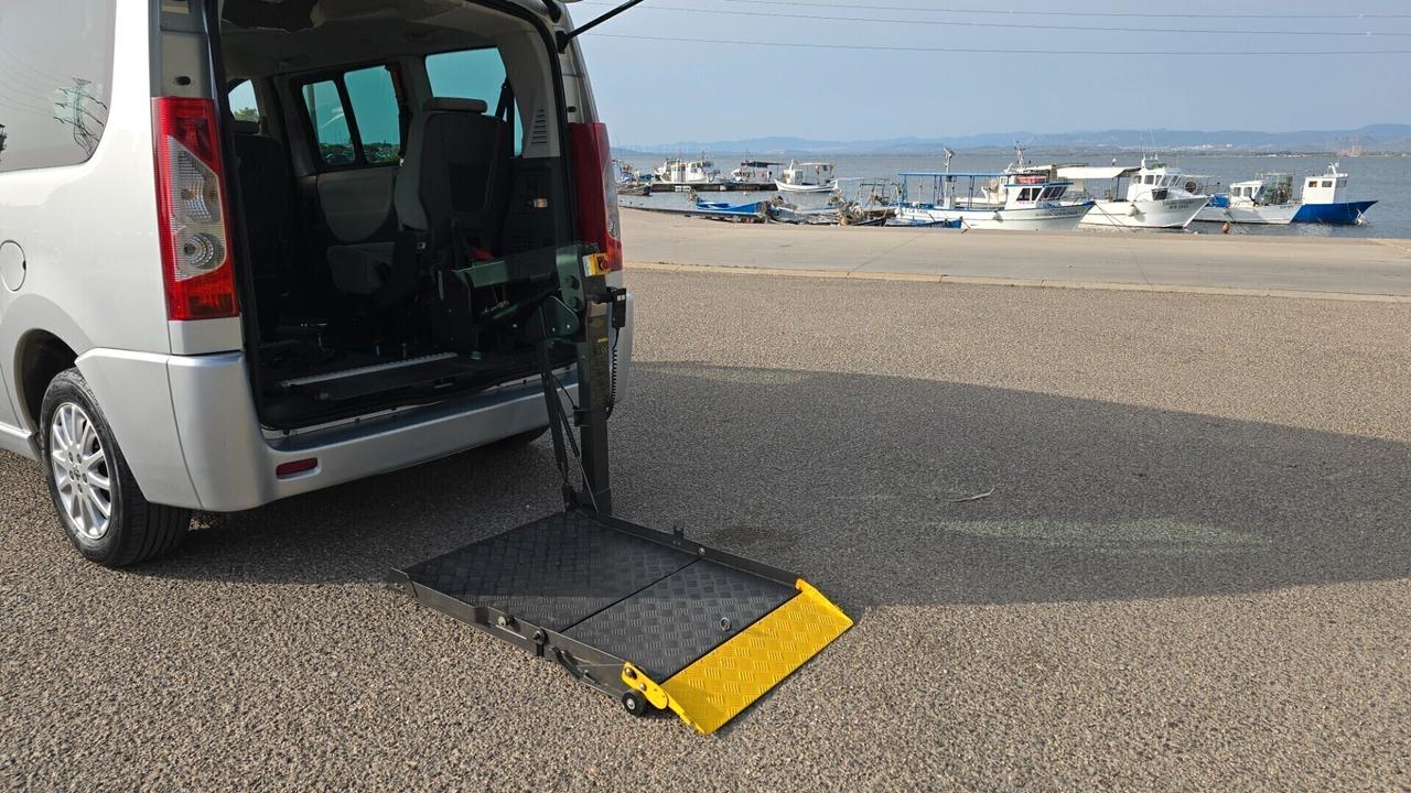 Peugeot Expert Tepee 2.0 HDi 120CV Pedana disabili 8 Posti
