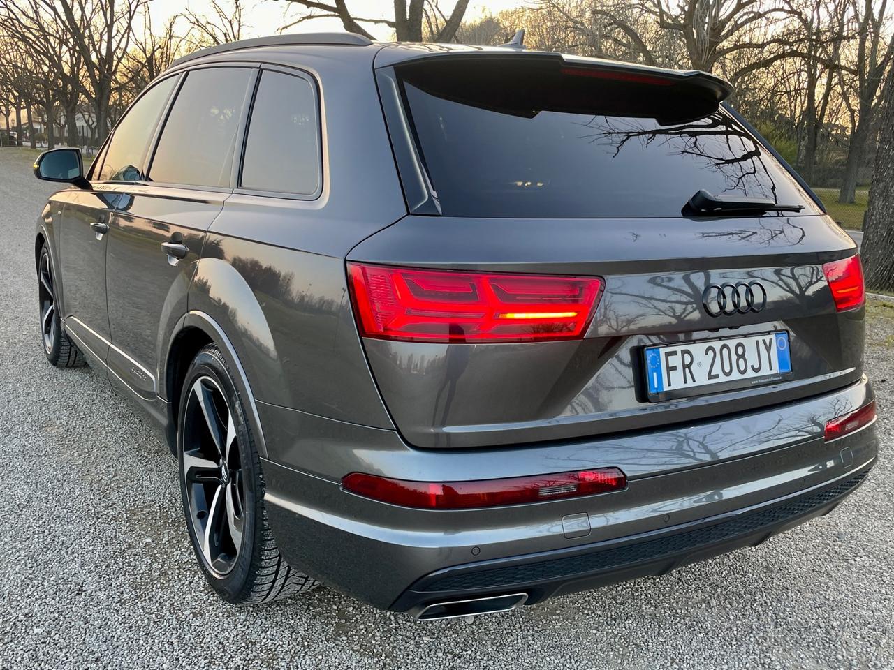 Audi Q7 3.0 TDI 272 CV - ALLUVIONATA RIPARABILE