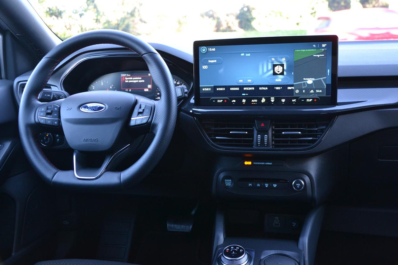 Ford Focus 1.5 115CV ST-LINE AUT. +NAV+FULL LED+RCAM+PRIVACY+