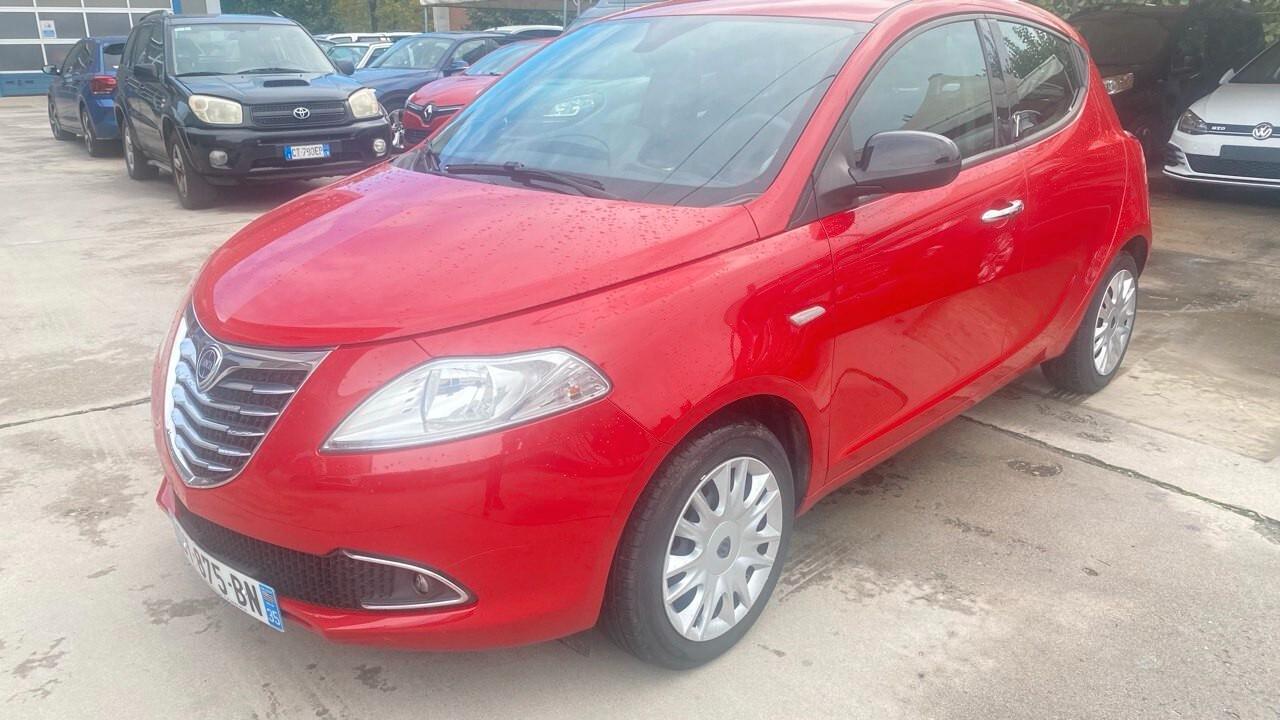 Lancia Ypsilon 1.2 69 CV 5 porte Gold