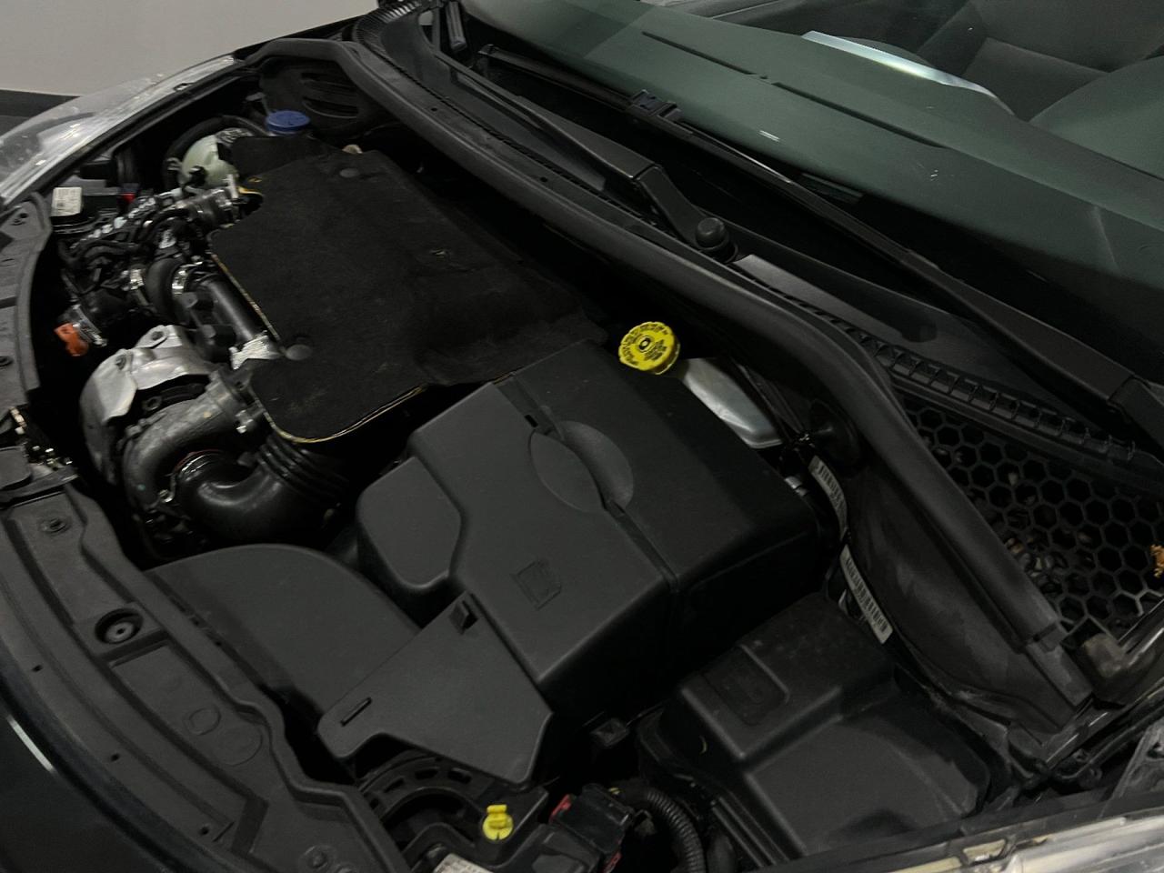 Peugeot 207 1.6 HDi 110CV CC Féline