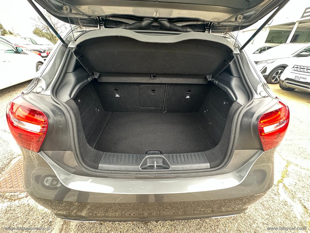 MERCEDES-BENZ A 180 CDI Premium