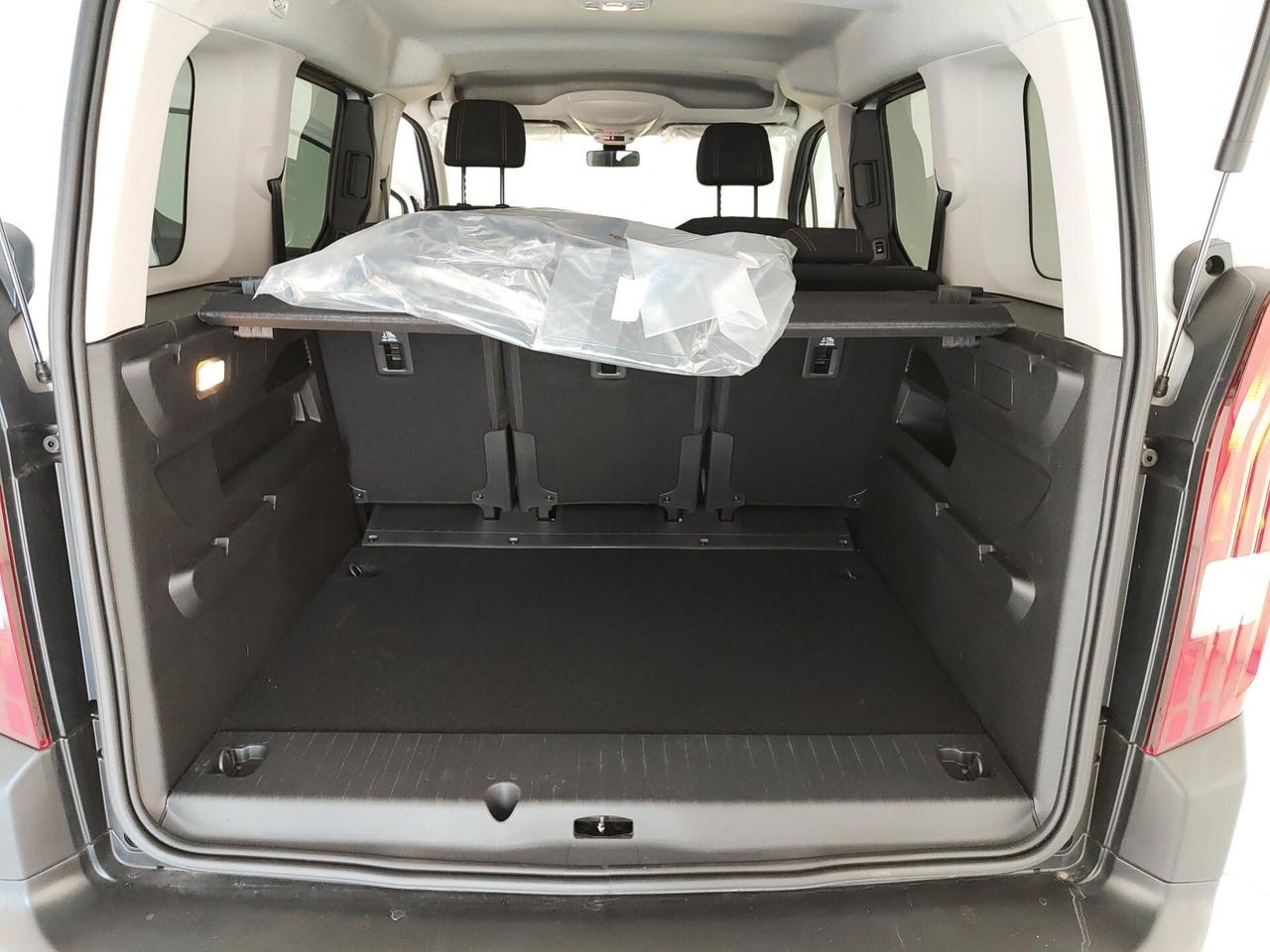 Peugeot Rifter e-Rifter motore elettrico 136 CV 50kWh GT Standard