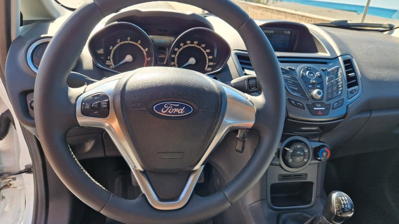 Ford Fiesta 1.2 60CV 5 porte Titanium