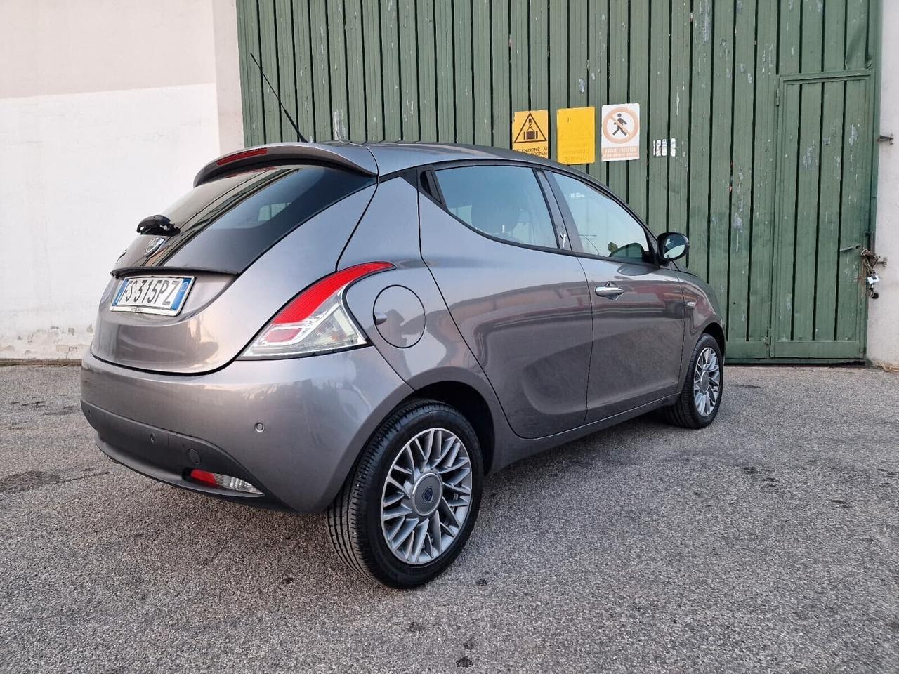 Lancia Ypsilon 1.2 benz 69 CV