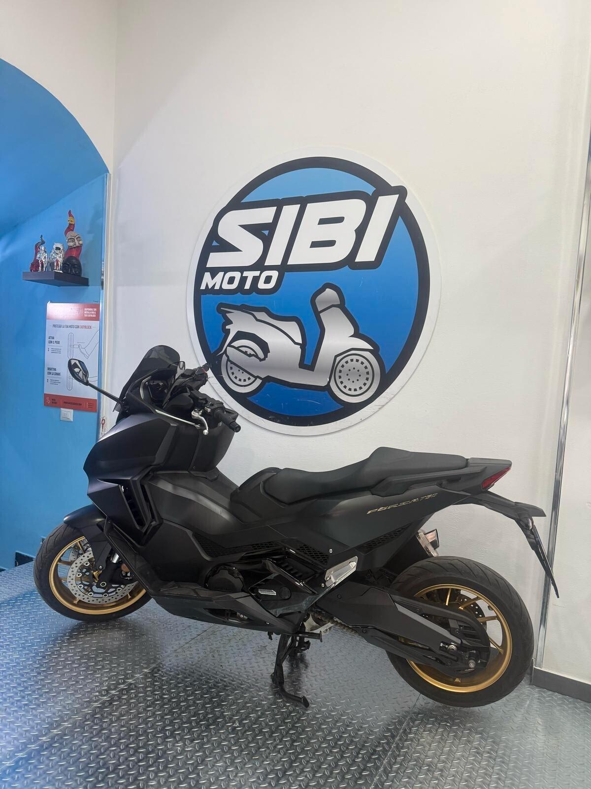 Honda Forza 750