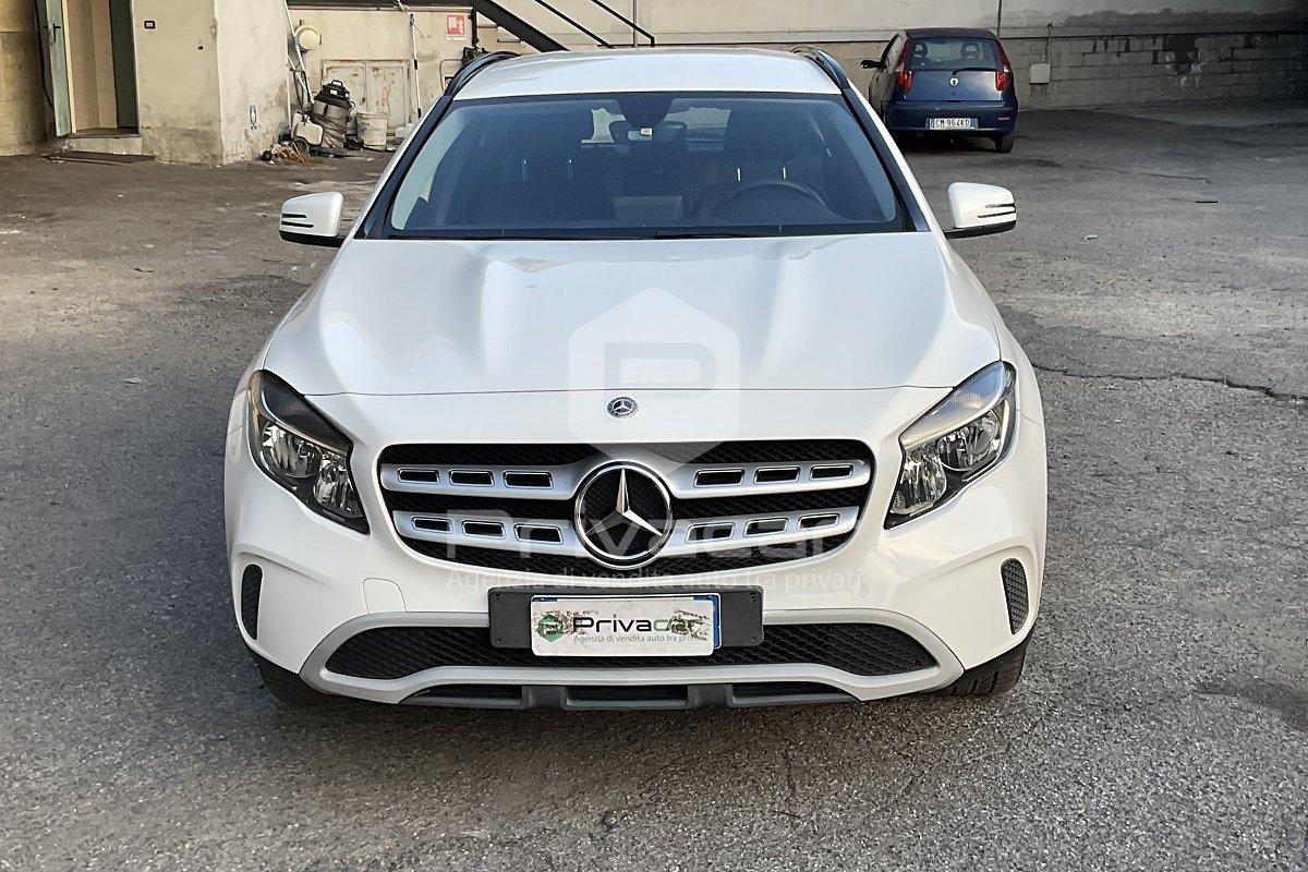 MERCEDES GLA 200 Premium